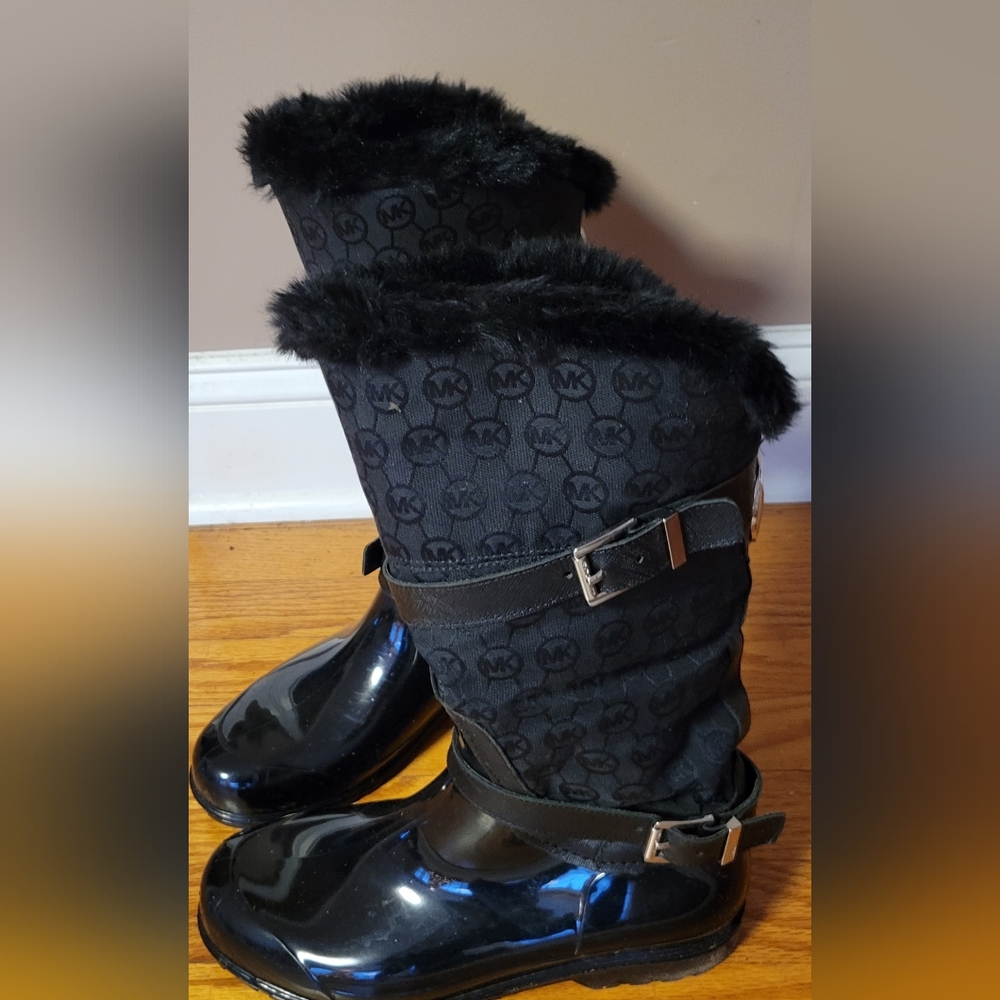 Beautiful Michael Kors black winter boots women's size 10